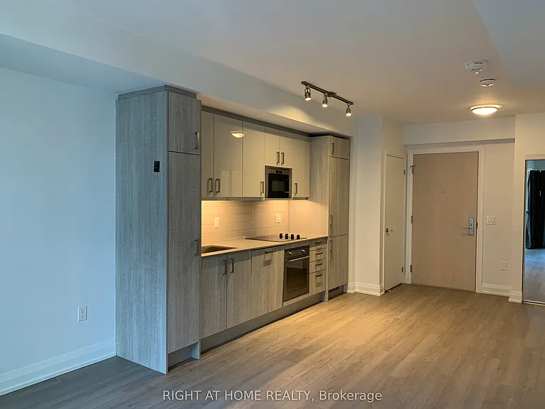77 Mutual St #1010 — Photo 7