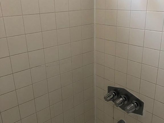 5th image of 7332 Variel Ave