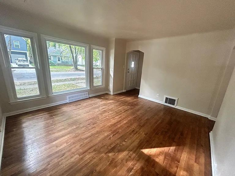 1711 Channing St — Photo 4