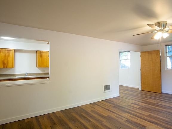 4th image of 1638 SE 12th Ave APT 12