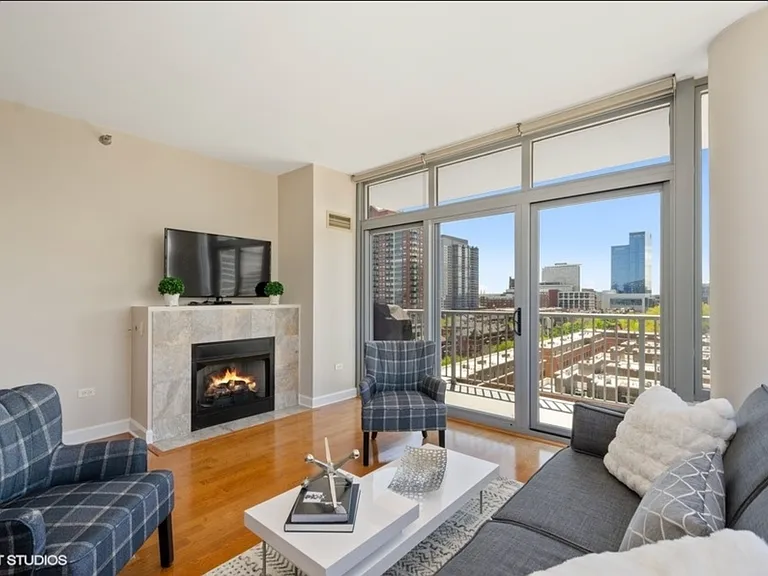 1600 S Prairie Ave #1007 — Photo 4
