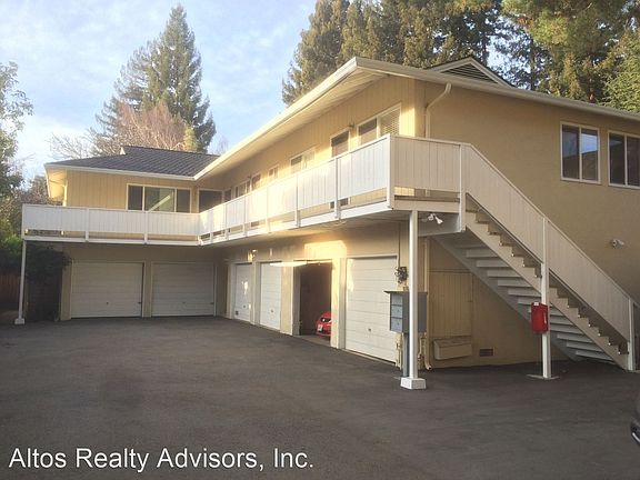 2nd image of 827 University Ave #823