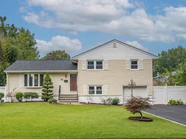 735 Evans St, Paramus Boro, NJ 07652