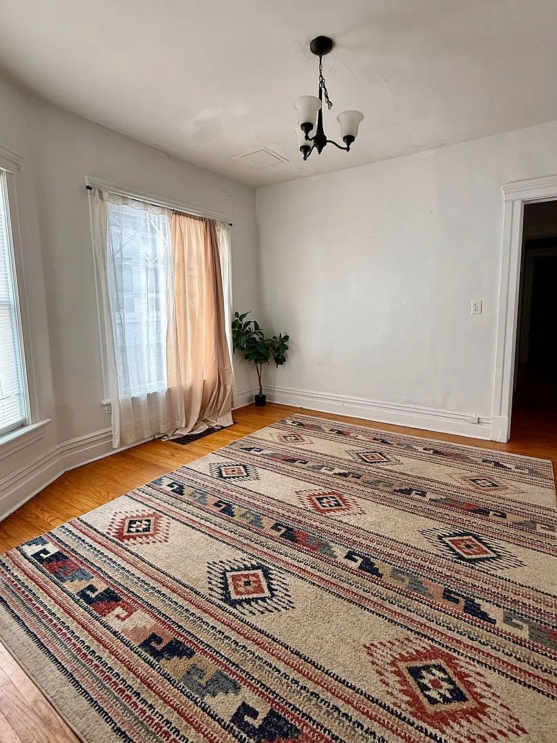 2 bed, 1.0 bath, $1,175 — Photo 4
