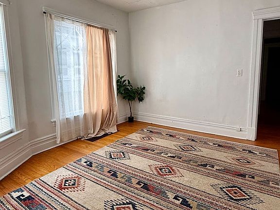 4th image of 413 Locust St #1