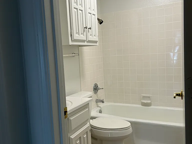 832 Shoreline Dr — Photo 7