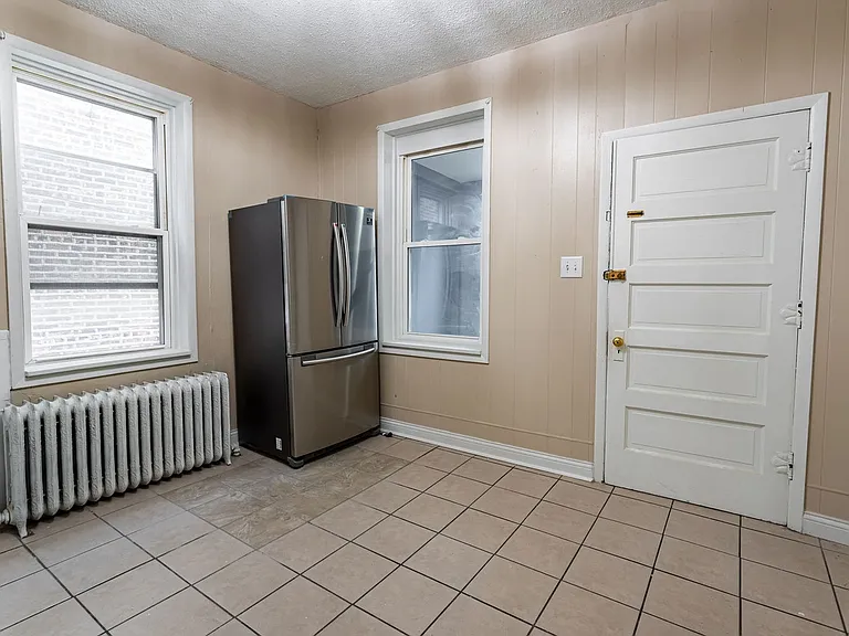 1907 S 49th Ave #1 — Photo 8