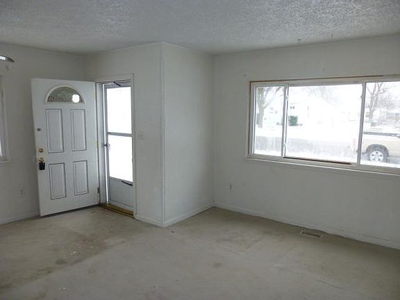 2nd image of 495 Jefferson St