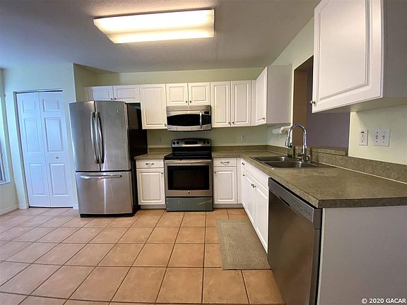 3rd image of 2636 SW 35th Pl Unit 4