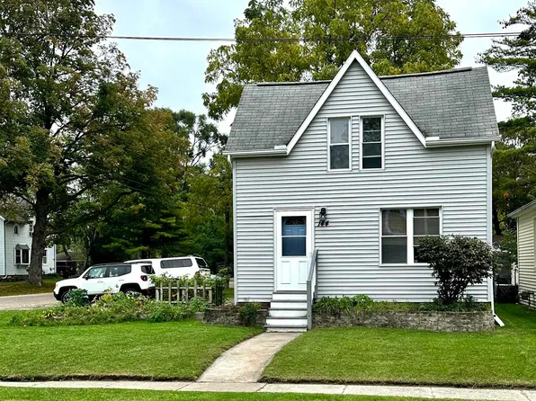 144 N Slater St, Lake Orion, MI 48362