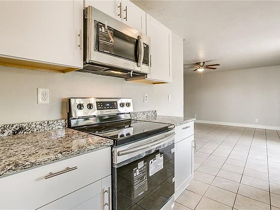 5th image of 810 Eagle Dr