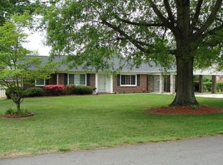 5715 Sandhurst Rd, Hickory, NC 28602