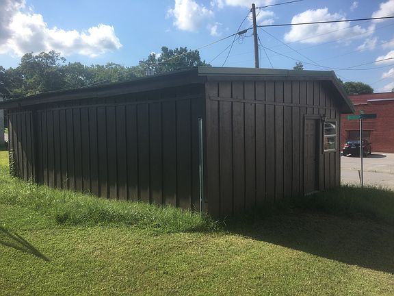 5th image of 102 N Chattanooga St
