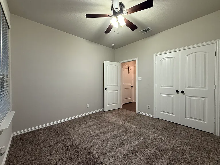 1717 Victoria Dr — Photo 30