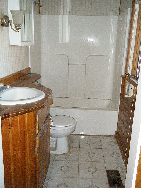 2nd image of 42 Bassett St