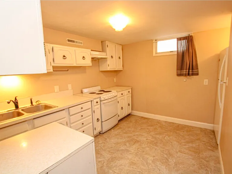 707 6th Ave E #B — Photo 9