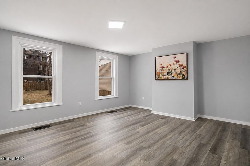 3rd image of 88 Elizabeth Street