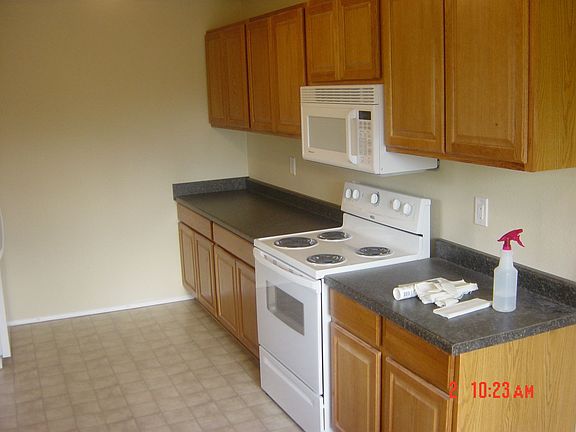 2nd image of 938 E 51st St