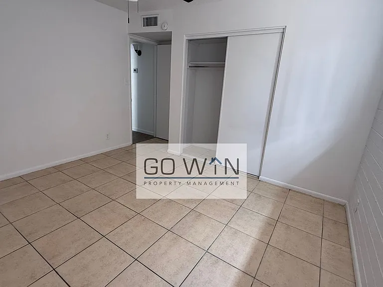 1626 W Denton Ln — Photo 13