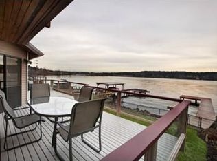 17713 Beach Dr NE, Lake Forest Park, WA 98155