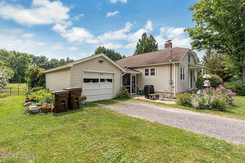 2nd image of 2552 New Scotland Road