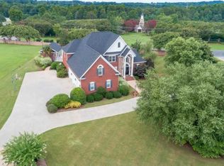 102 Chesire Ct, Easley, SC 29642