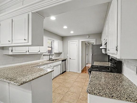 5th image of 8225 NW 112th Ter