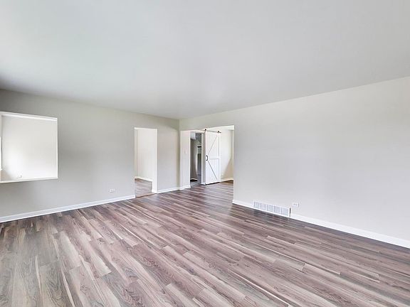3rd image of 14340 Kostner Ave