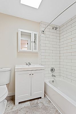 5th image of 582 19th St #2