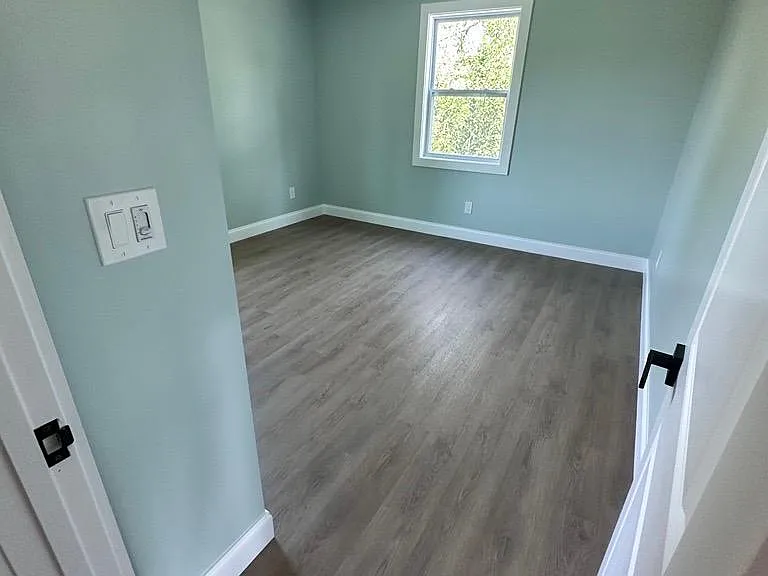 184 Powell St — Photo 17