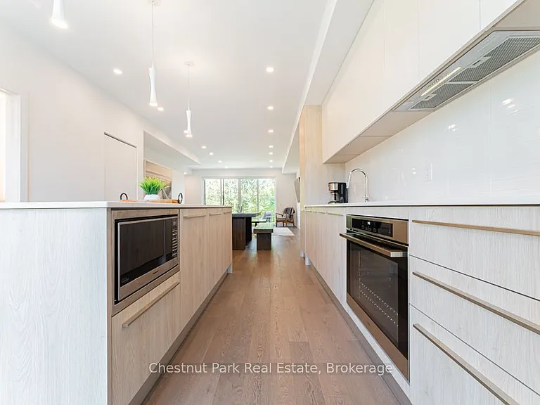 29 Rockmount Cres — Photo 10