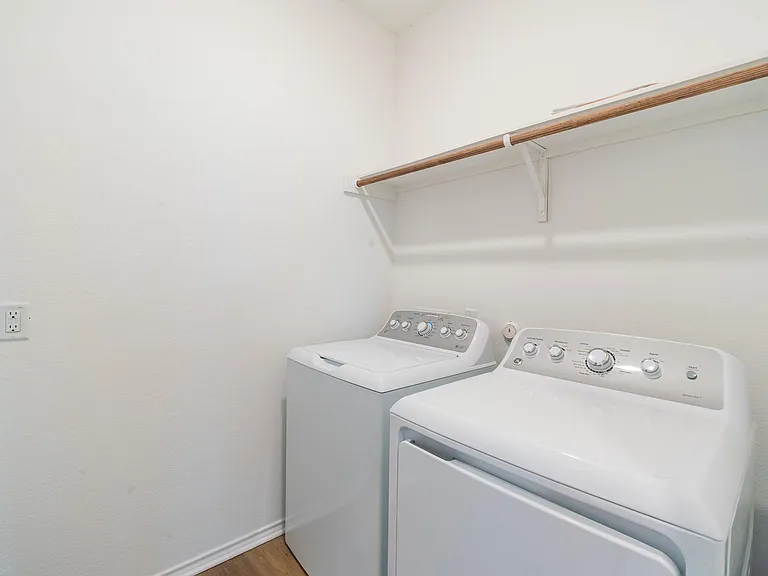 10705 Steinbeck Dr — Photo 7