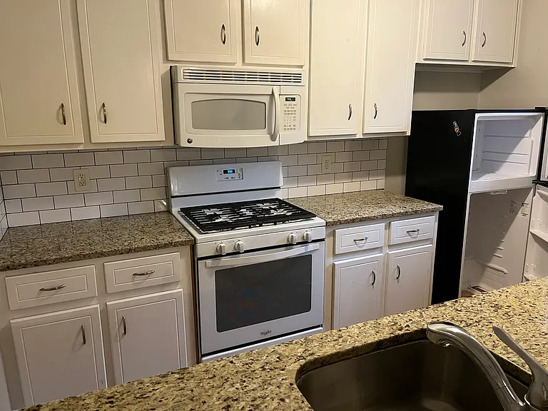503 Hollow Ct — Photo 3