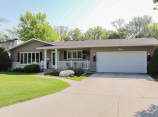 2614 Fairway Dr, Moorhead, MN 56560