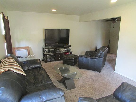3rd image of 1351 Portsmouth Ct