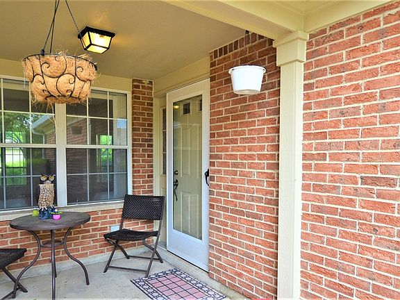 3rd image of 2322 Sedgfield Ct