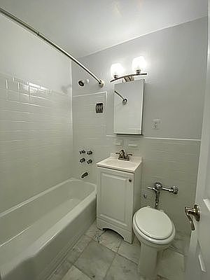 4th image of 15 Sheridan Sq APT 3H