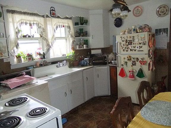 2nd image of 120 Reservoir St