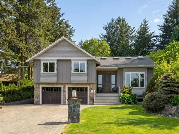 1896 Leyns Rd, Saanich, BC V8N 2Z8