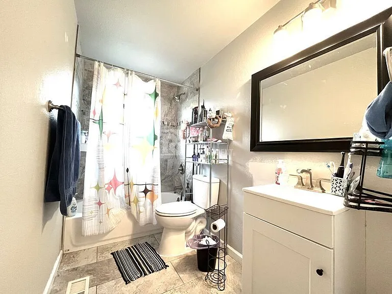 2046 Del Mar Dr — Photo 11
