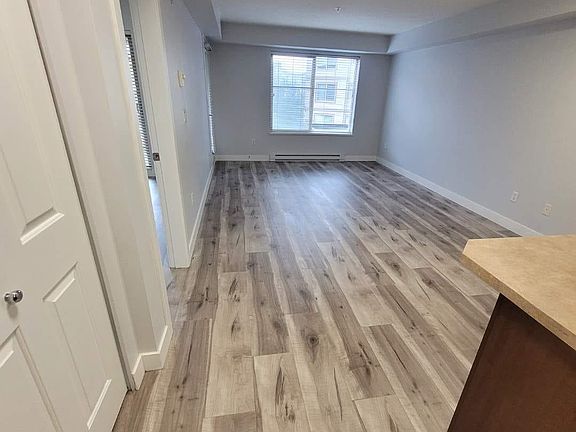 3rd image of 45555 Yale Rd #214