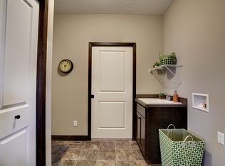 11125 Bushel Curv, Woodbury, MN 55129