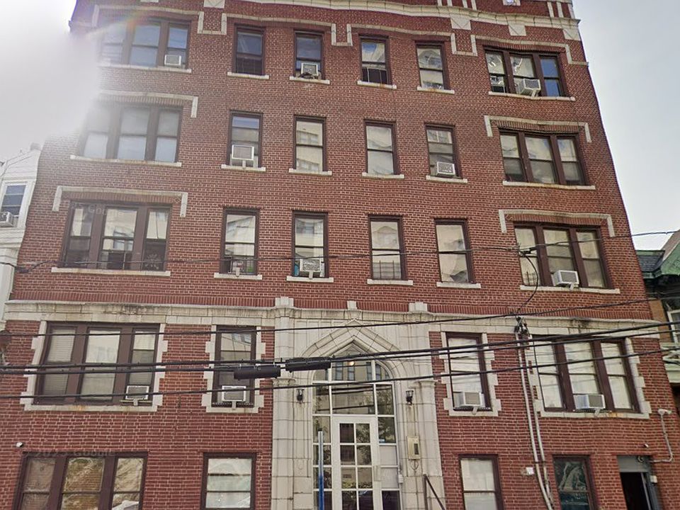 1st image of 101-103 Clifton Pl #2