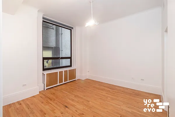 Sold by Yoreevo, LLC | media 8