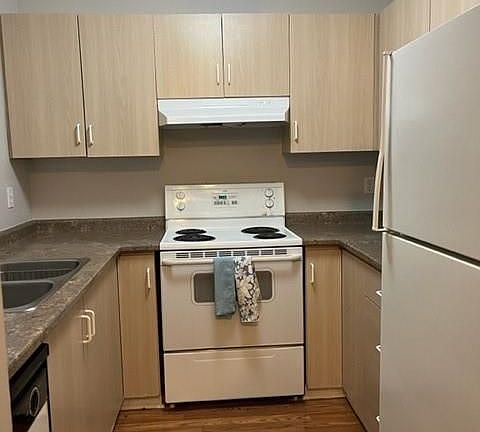 3rd image of 3000 Sandwich St #101