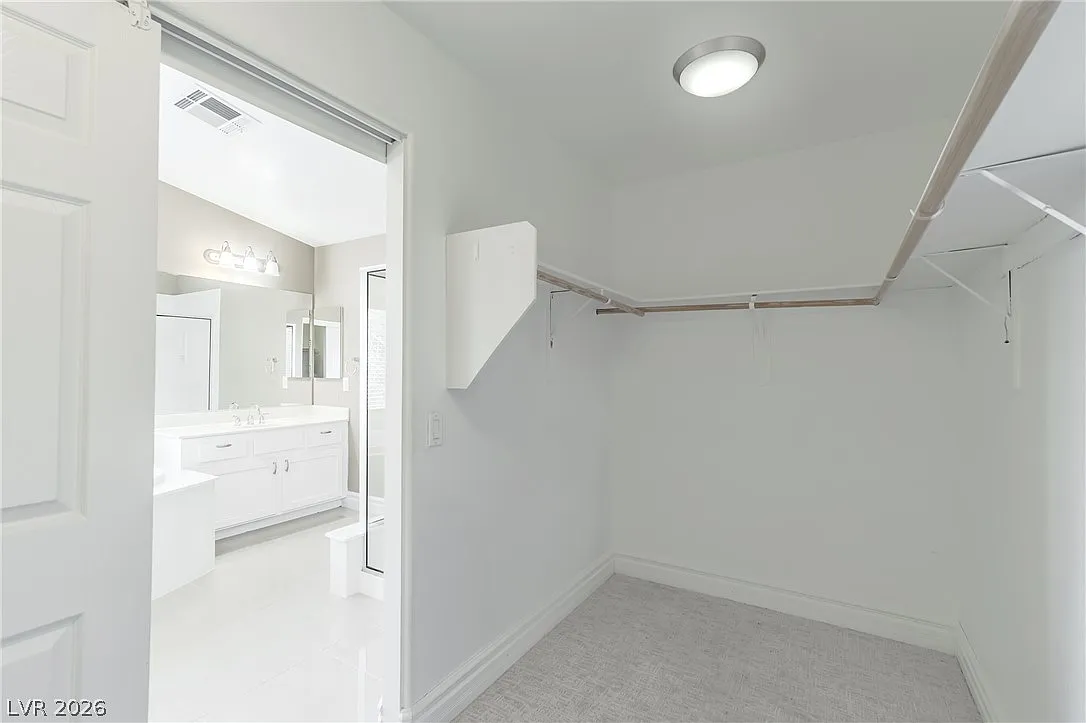 5 bed, 4.0 bath, 3021 sqft, $3,250 — Photo 4