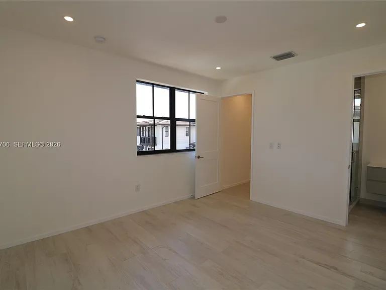 7504 SW 100th St #17 — Photo 5