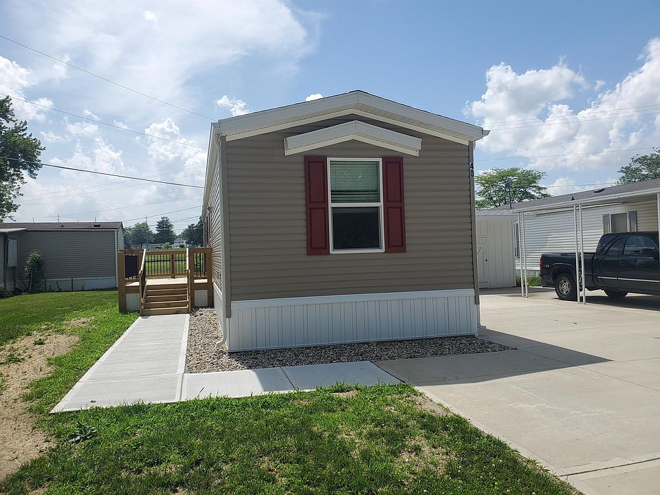 Exterior Image-0-Clayton Wakarusa Redbud Estates