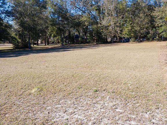 2nd image of 401 SW Pinehurst Dr