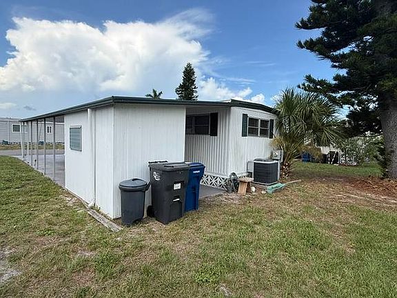 4th image of 570 57th Ave W #192